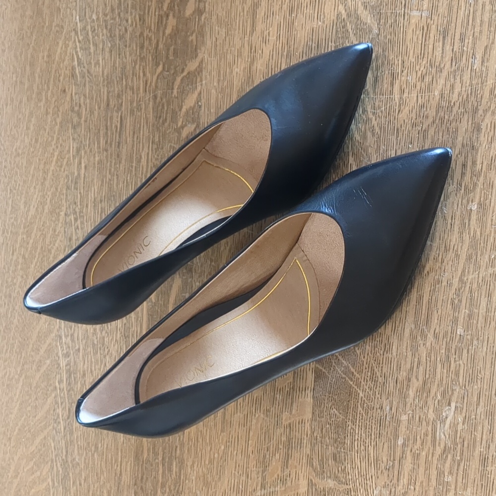 Vionic Josie Kitten Heels